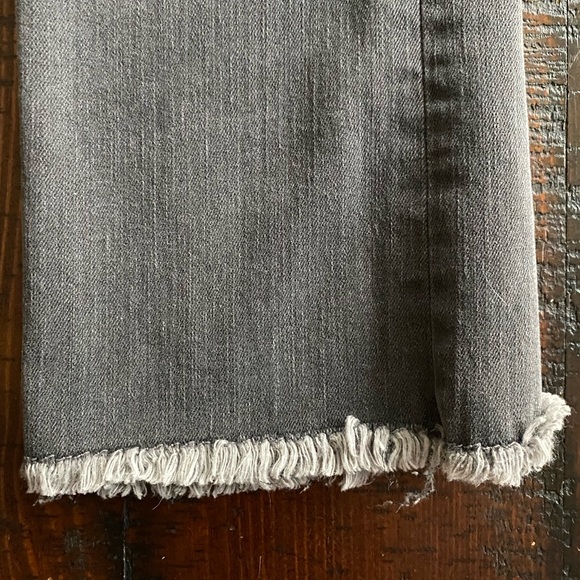 Free People soft wash grey raw hem cropped jeans size 24 EC - Picture 2 of 9